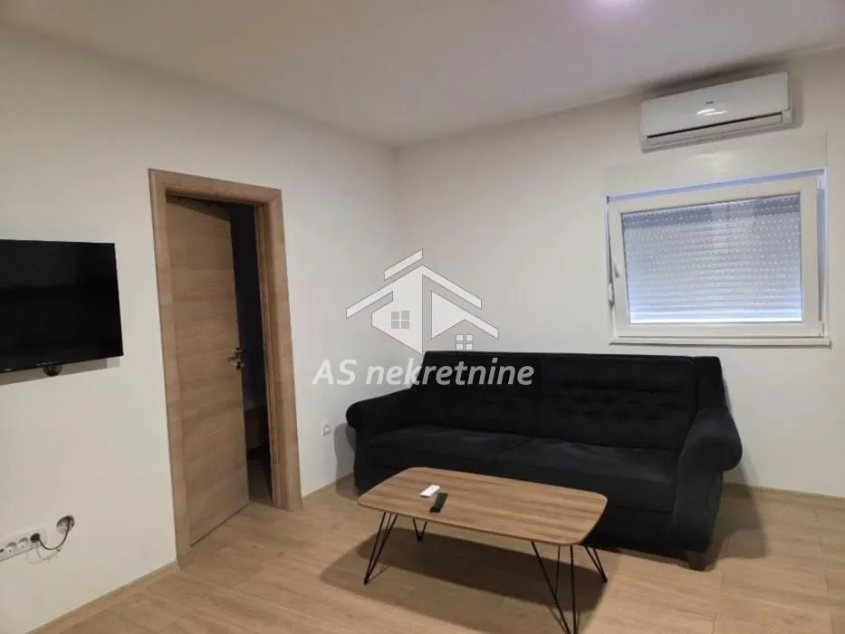 Izdavanje, stan, 45m², Ledine, Beograd