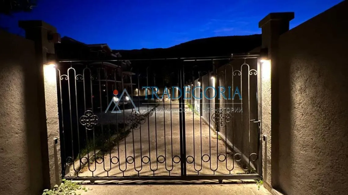 Prodaja, dvosoban stan, 79m², Lastva Grbaljska, Kotor