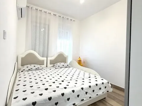 Izdavanje, dvosoban stan, 76m², Krivi Most, Podgorica - image 9