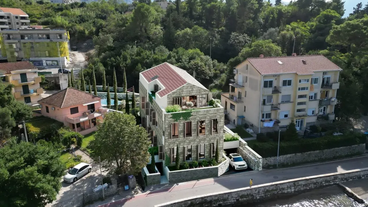 Prodaja, trosoban stan, 121m², Dobrota, Kotor