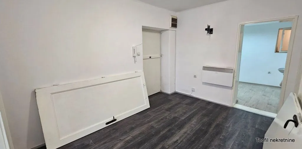 Sale, three bedroom apartment, 60m², Vračar, Šid