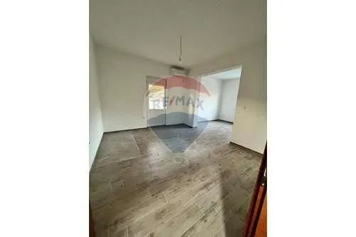Sale, apartment, 82m², Centar, Bar