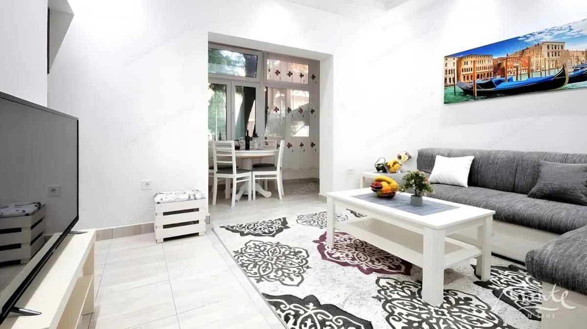 Sale, two bedroom apartment, 78m², Centar, Tivat