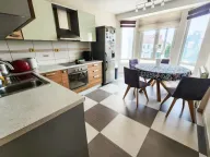 Izdavanje, četvorosoban stan, 220m², Gorica C, Podgorica - image 8