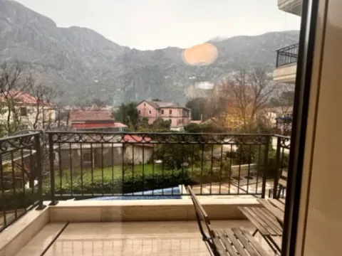 Izdavanje, jednosoban stan, 49m², Škaljari, Kotor - image 9