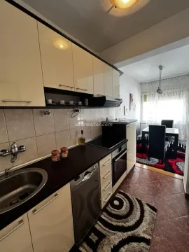 Rent, two bedroom apartment, 70m², Tivat, Crna Gora - image 4