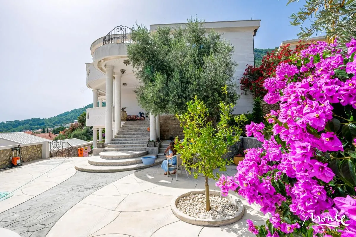 Sale, house, 560m², Petrovac, Budva