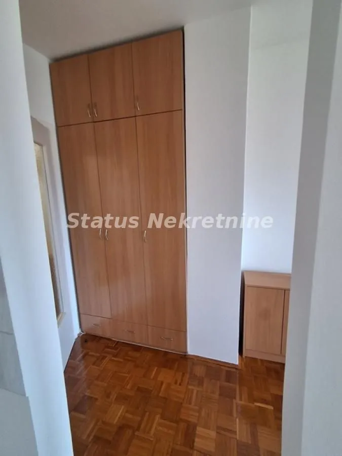 Izdavanje, garsonjera, 33m², Novo naselje, Novi Sad