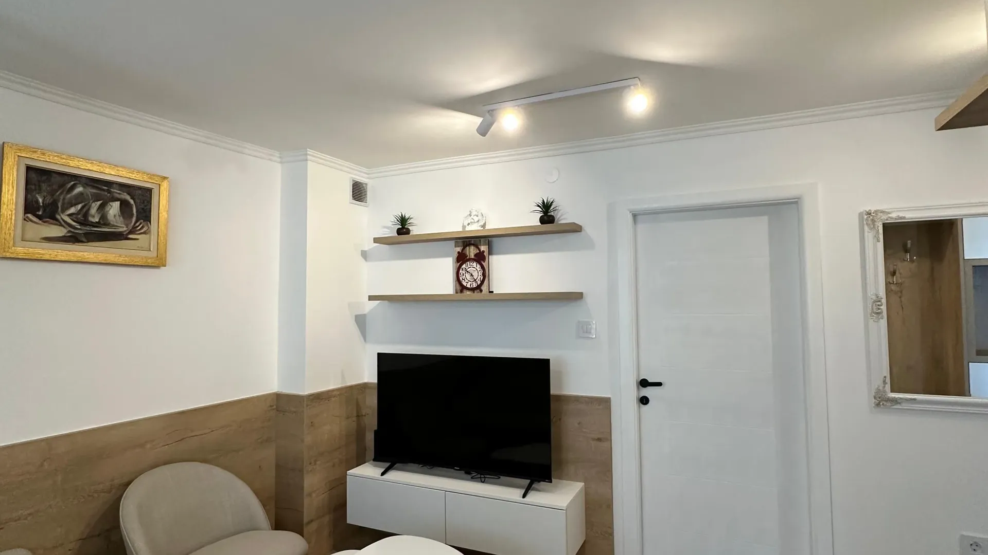 Rent, two bedroom apartment, 70m², Centar, Tivat
