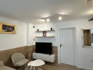 Izdavanje, dvosoban stan, 70m², Centar, Tivat - image 9