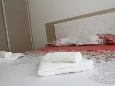 Izdavanje, jednosoban stan, 43m², Lazi, Budva - image 10