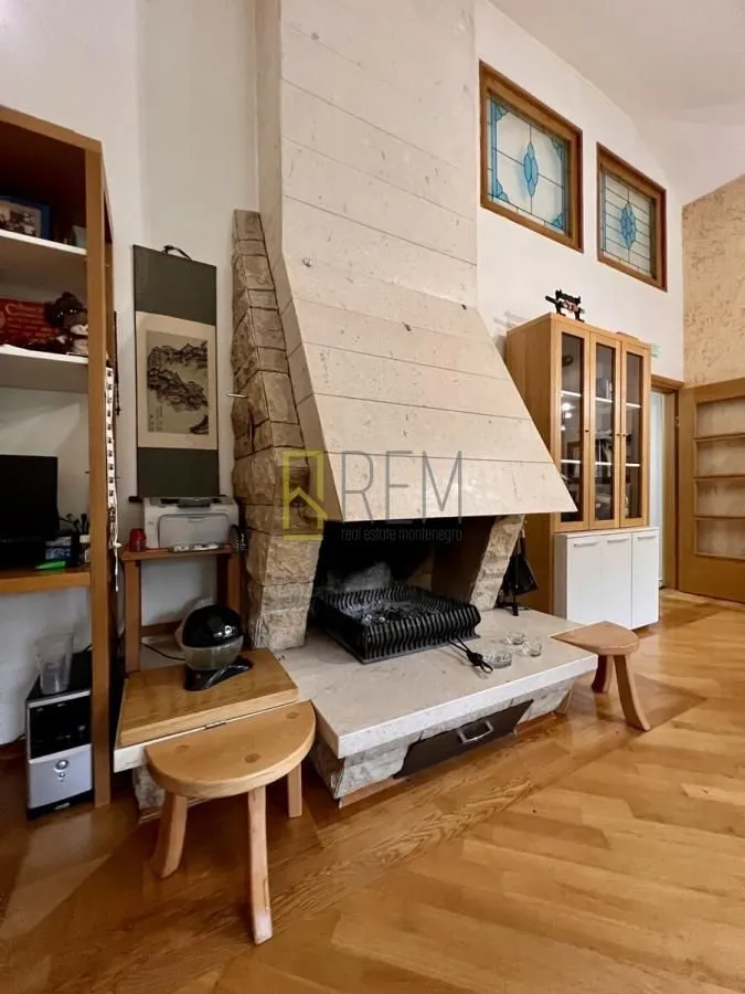 Prodaja, trosoban stan, 136m², Centar, Podgorica