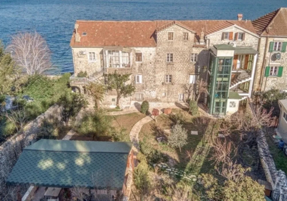 Sale, house, 761m², Kostanjica, Kotor