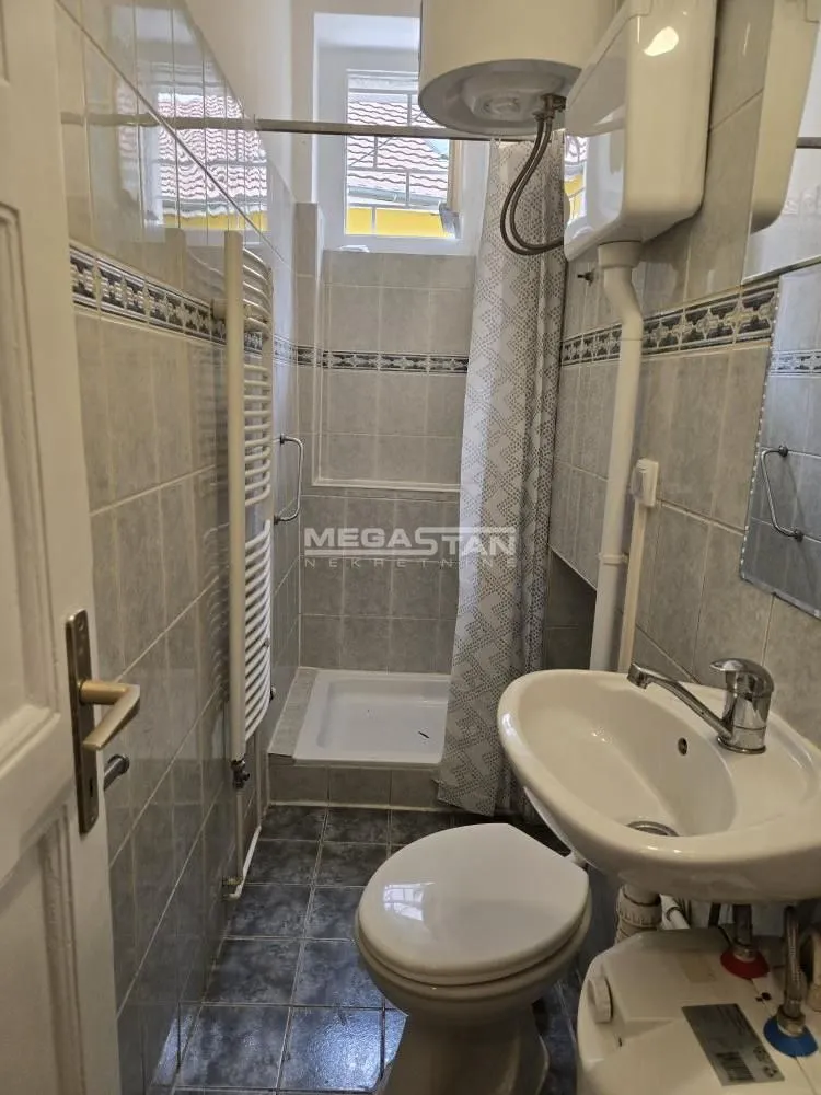Izdavanje, jednosoban stan, 36m², Gundulićev Venac, Beograd