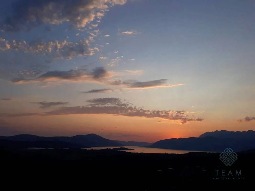 Prodaja, trosoban stan, 101m², Pržice, Kotor
