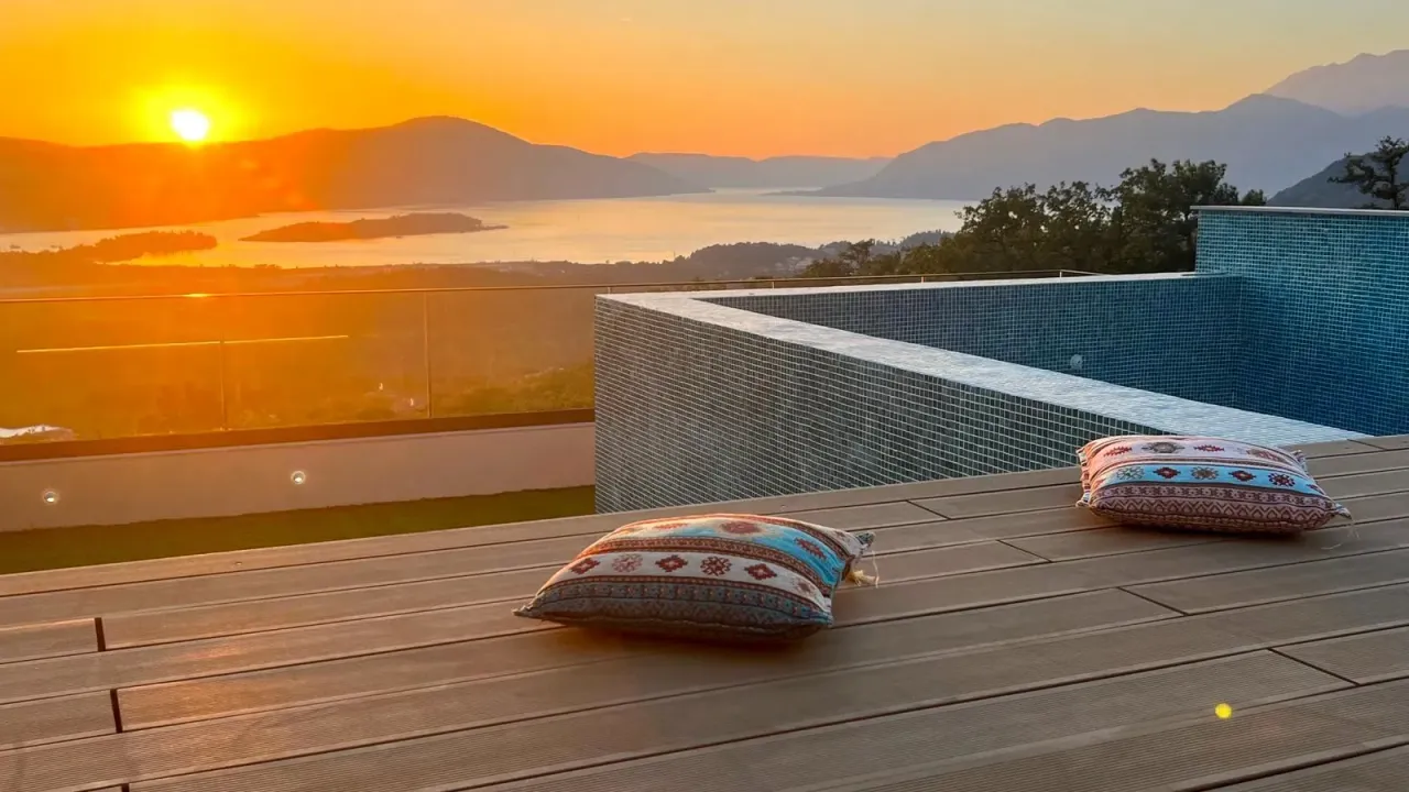 Sale, house, 317m², Tivat, Crna Gora