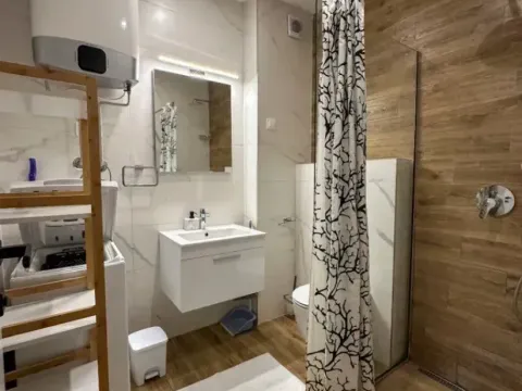 Izdavanje, dvosoban stan, 48m², Vezirov Most, Podgorica - image 3