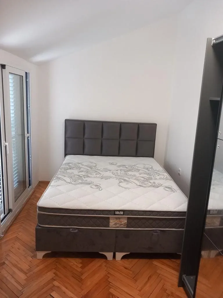 Izdavanje, dvosoban stan, 85m², Gorica C, Podgorica