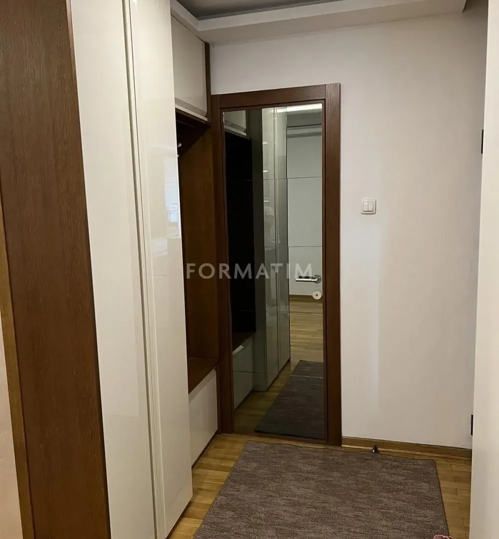 Izdavanje, trosoban stan, 78m², Banjica, Voždovac Sve Podlokacije