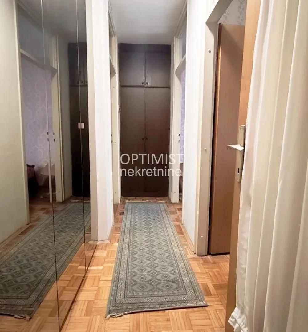 Prodaja, dvosoban stan, 73m², Vračar Sve Podlokacije, Beograd