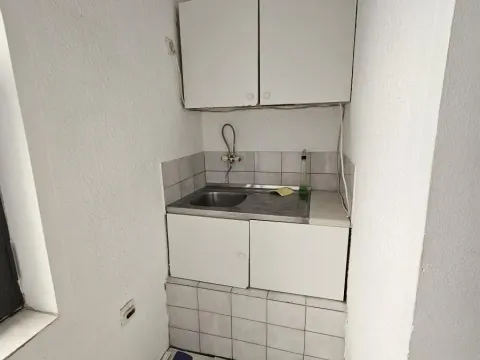 Izdavanje, poslovni prostor, 180m², Centar, Kragujevac - image 9