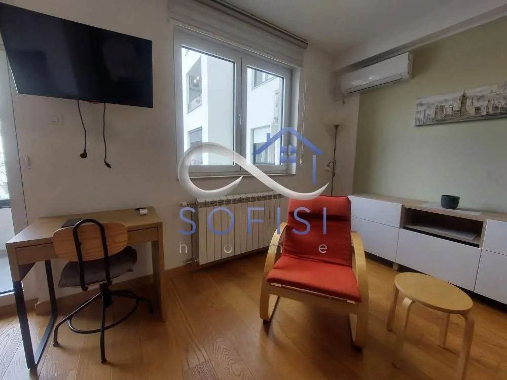 Izdavanje, stan, 29m², Centar, Novi Sad