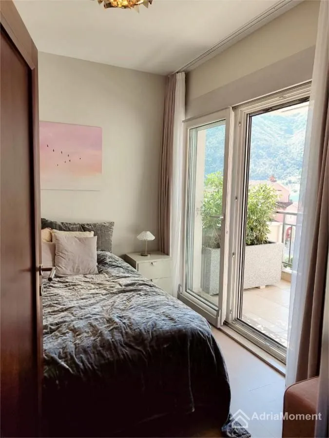 Prodaja, trosoban stan, 114m², Dobrota, Kotor