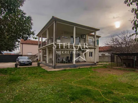 Izdavanje, stan, 226m², Donji Kokoti, Podgorica