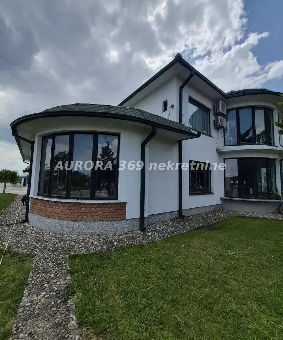 Prodaja, dvosoban stan, 360m², Skupljen, Vladimirci