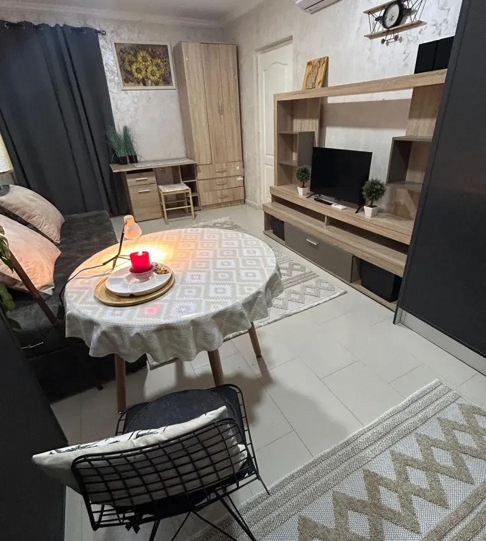 Izdavanje, jednosoban stan, 40m², Zlatica, Podgorica