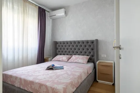 Rent, one bedroom apartment, 52m², Bečići, Budva - image 4