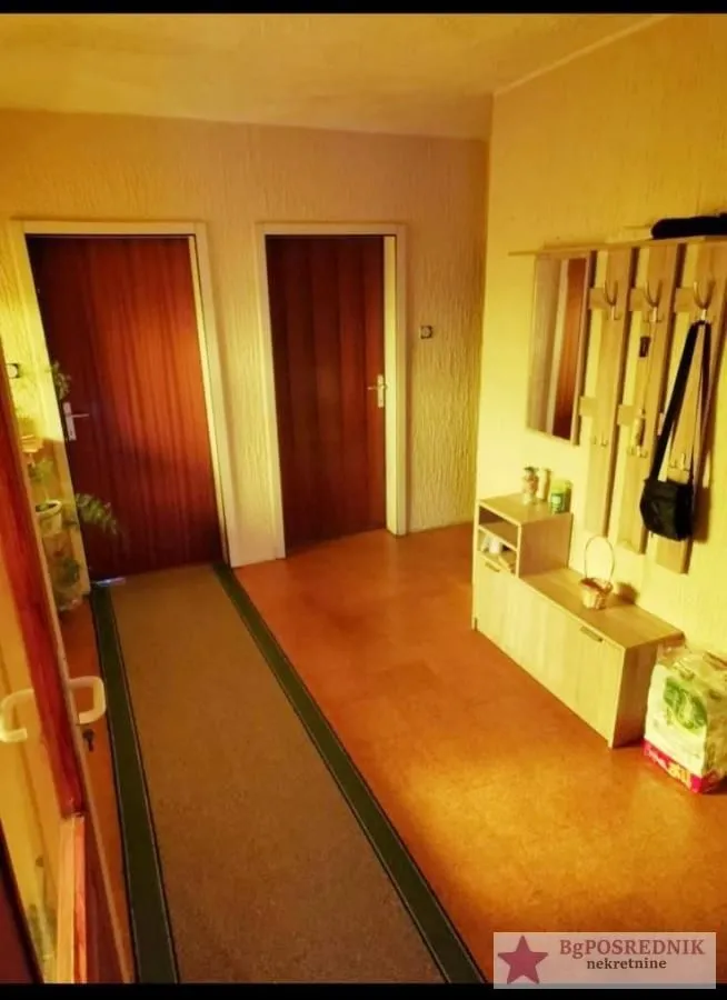Prodaja, kuća, 200m², Centar, Inđija
