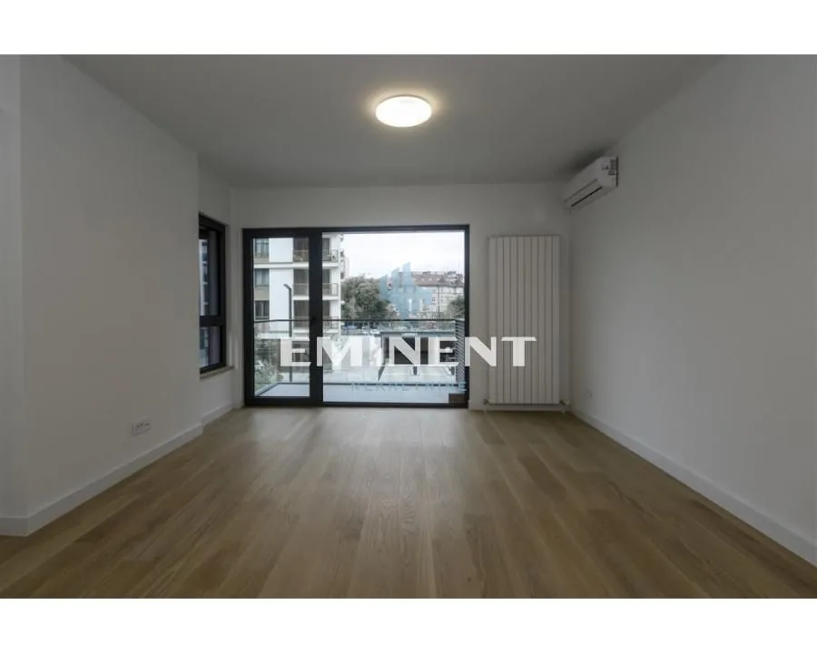 Izdavanje, trosoban stan, 78m², Savski Venac, Beograd