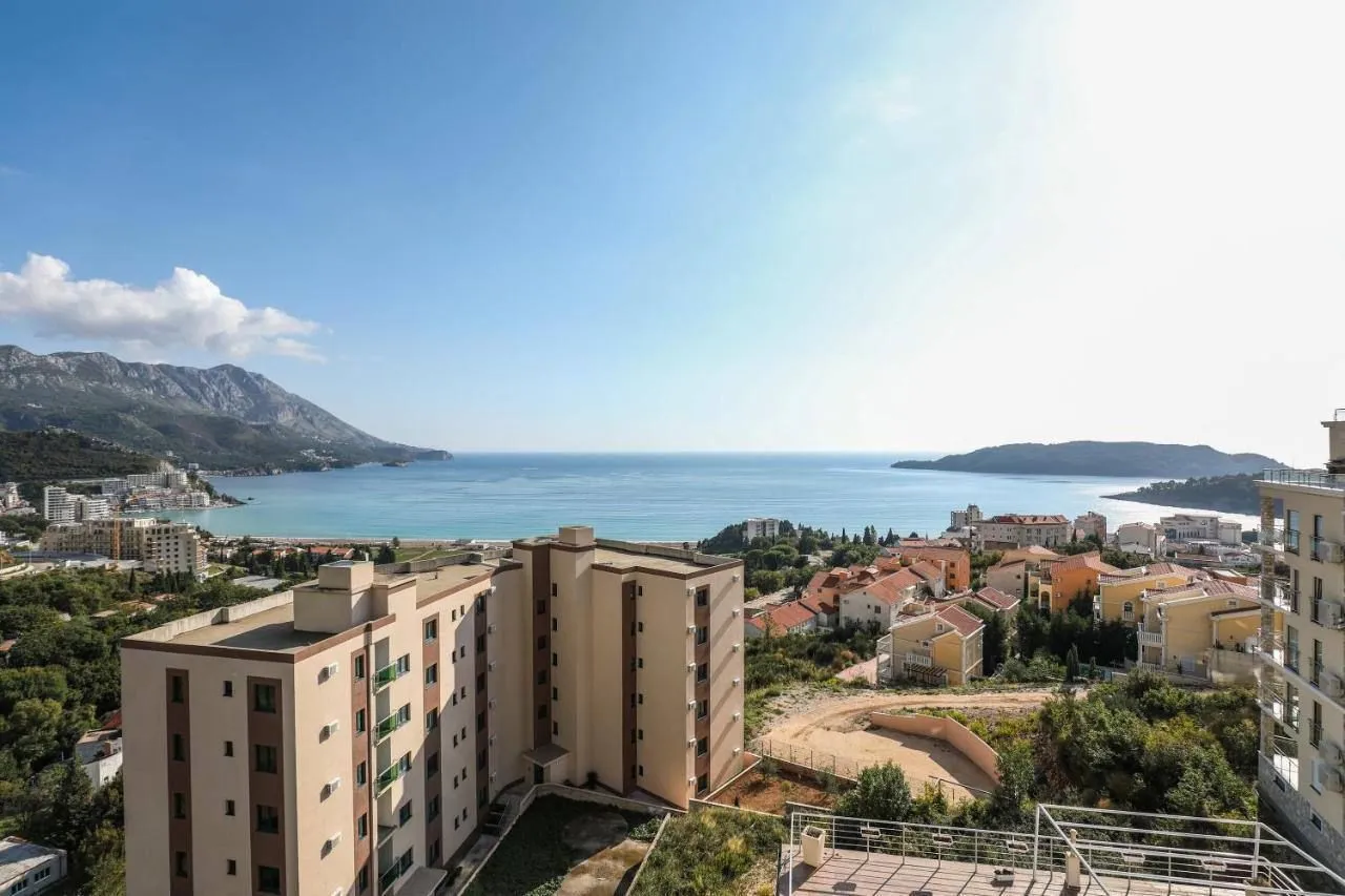 Rent, one bedroom apartment, 35m², Bečići, Budva