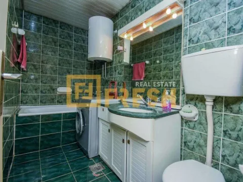 Izdavanje, trosoban stan, 100m², Centar, Podgorica - image 12