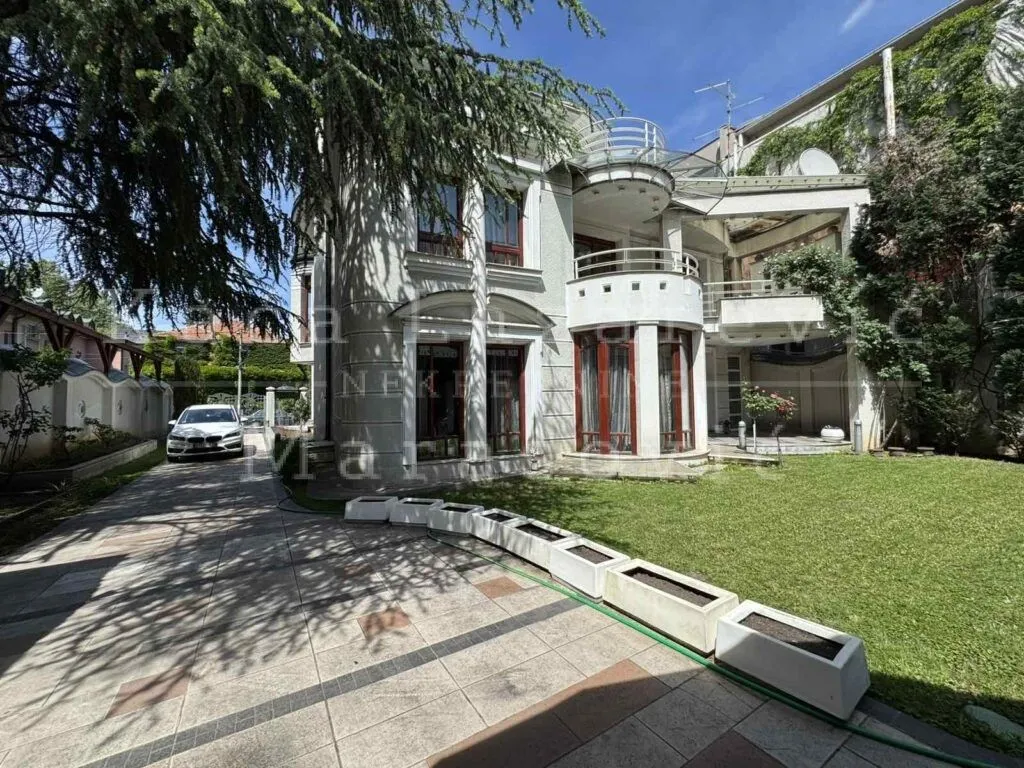 Rent, house, 650m², Autokomanda, Voždovac Sve Podlokacije