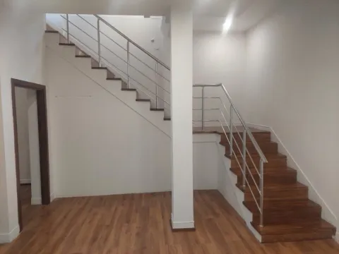 Izdavanje, poslovni prostor, 137m², Centar, Podgorica - image 2