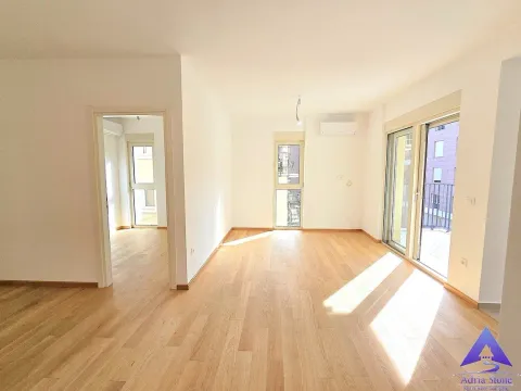 Sale, two bedroom apartment, 65m², Centar, Budva - image 1