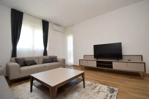 Izdavanje, dvosoban stan, 71m², New City, Podgorica - image 3