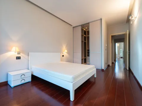 Rent, three bedroom apartment, 204m², Kod Capital Plaze, Podgorica - image 4