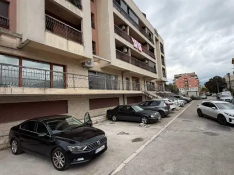 Prodaja, jednosoban stan, 62m², Momišići, Podgorica - image 1