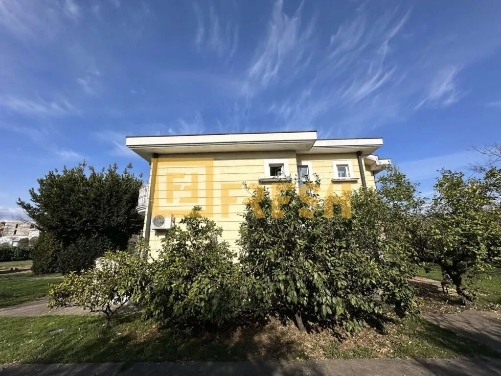 Rent, house, 230m², Dahna, Podgorica