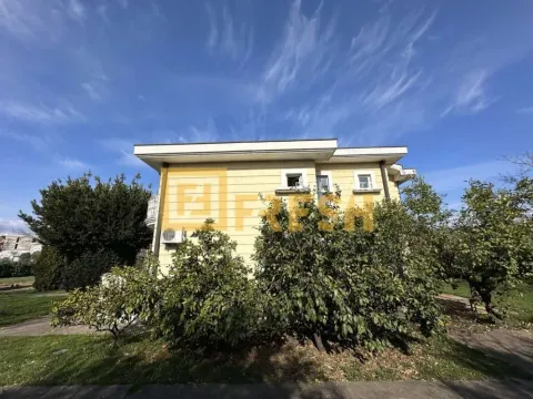 Rent, house, 230m², Dahna, Podgorica - image 1