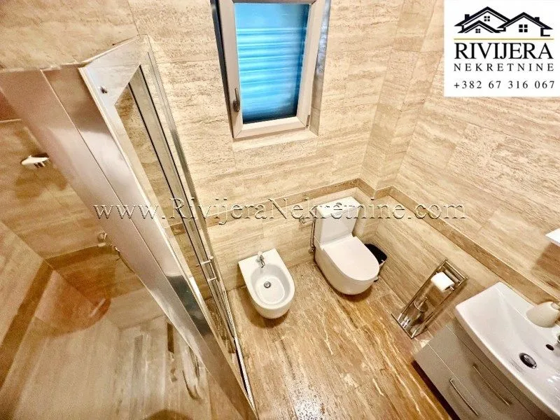 Prodaja, dvosoban stan, 67m², Dobrota, Kotor