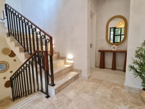 Prodaja, kuća, 280m², Reževići, Budva - image 13