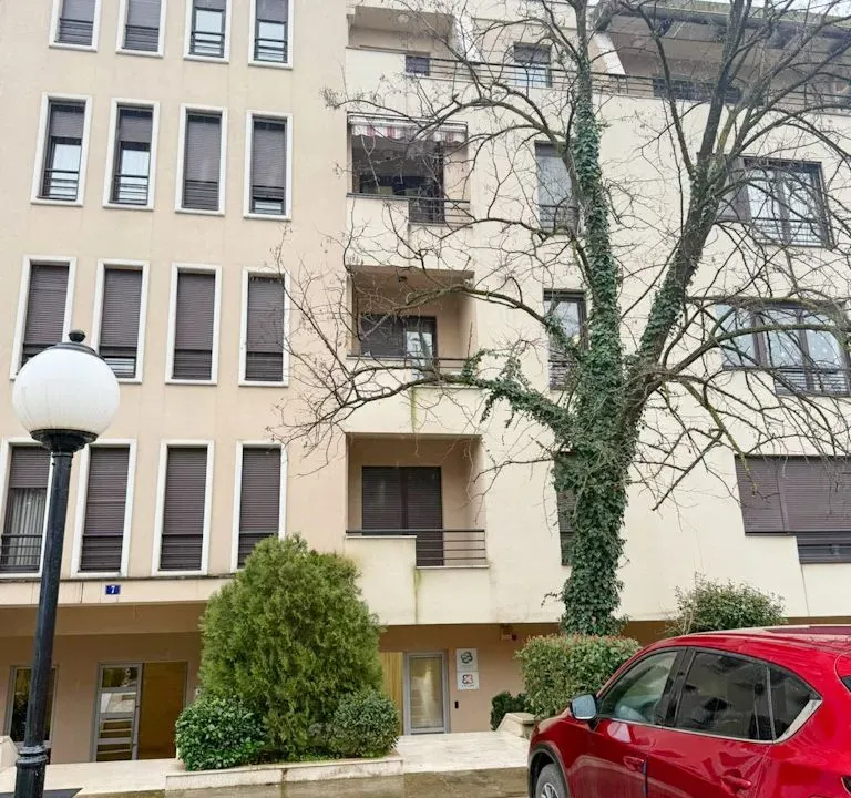 Izdavanje, dvosoban stan, 100m², Preko Morače, Podgorica