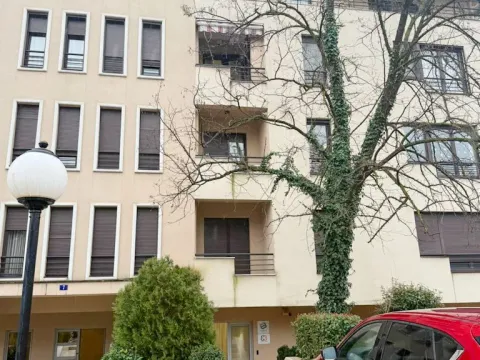 Izdavanje, dvosoban stan, 100m², Preko Morače, Podgorica - image 1