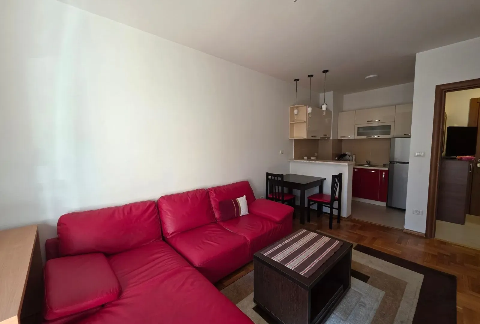 Izdavanje, jednosoban stan, 40m², Pobrežje, Podgorica