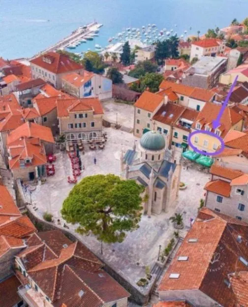 Izdavanje, dvosoban stan, 50m², Stari Grad, Herceg Novi