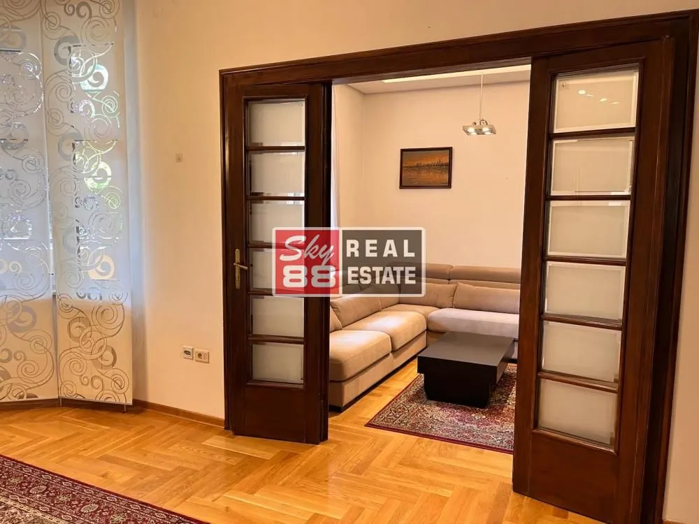 Rent, four bedroom apartment, 130m², Senjak, Beograd